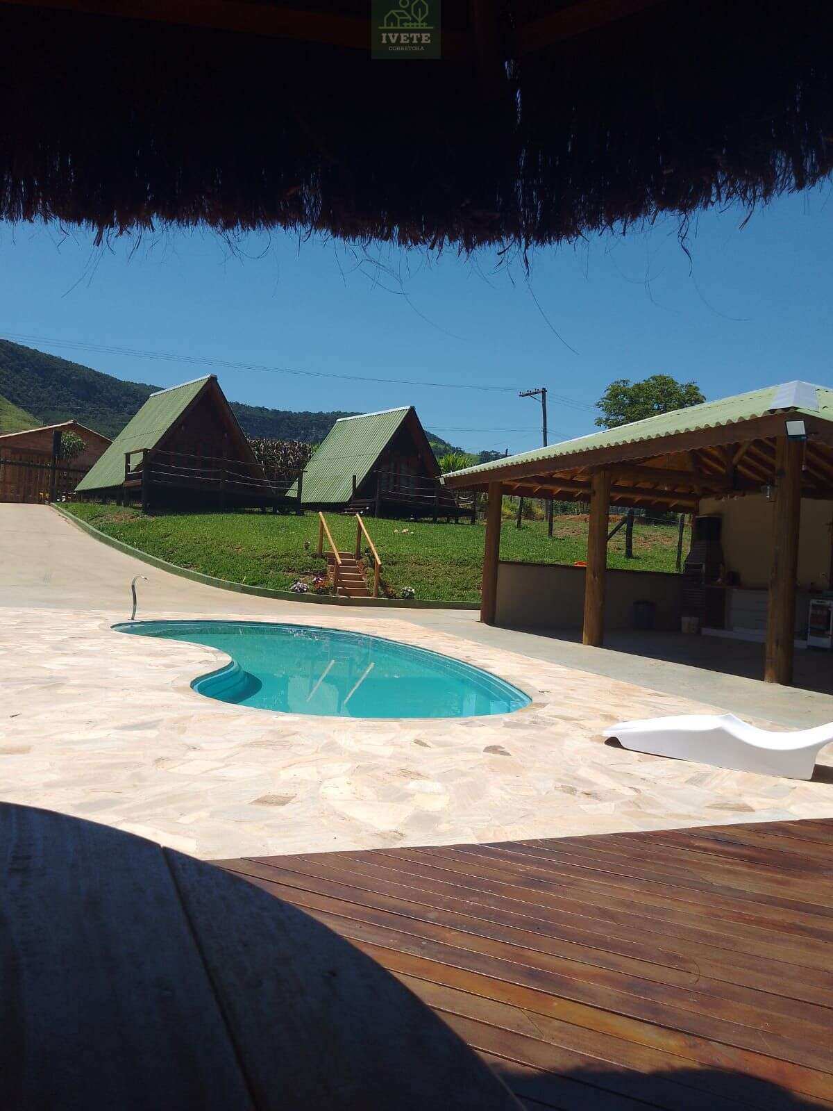✳️ 3 CHALÉS PARA 4 PESSOAS - PRONTOS PARA LOCAÇÃO - TERRENO DE 1.000 METROS QUADRADOS - Ivete San Imóveis