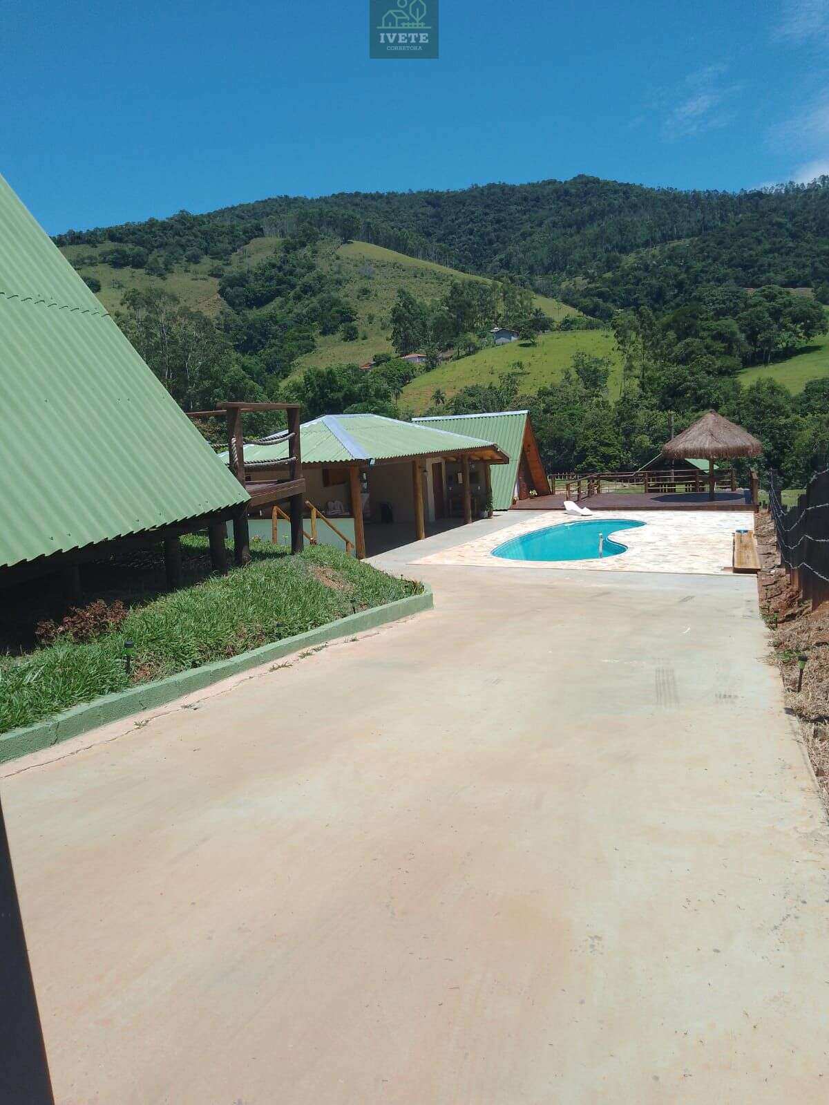 ✳️ 3 CHALÉS PARA 4 PESSOAS - PRONTOS PARA LOCAÇÃO - TERRENO DE 1.000 METROS QUADRADOS - Ivete San Imóveis