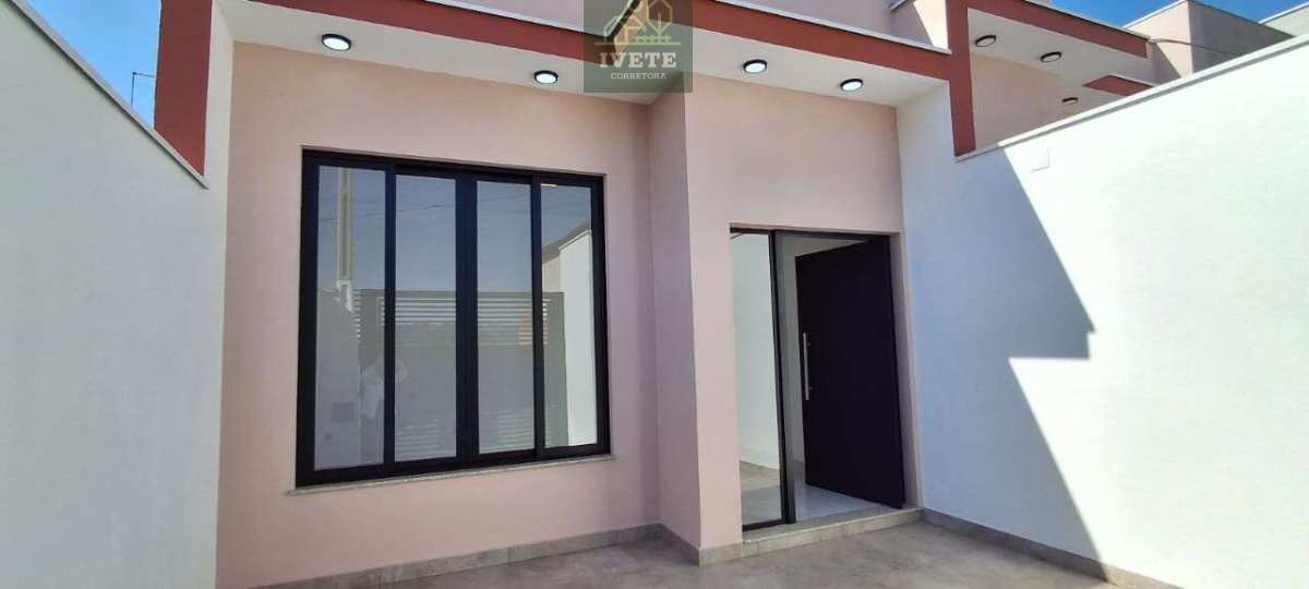 Casa moderna, aconchegante - Ivete San Imóveis