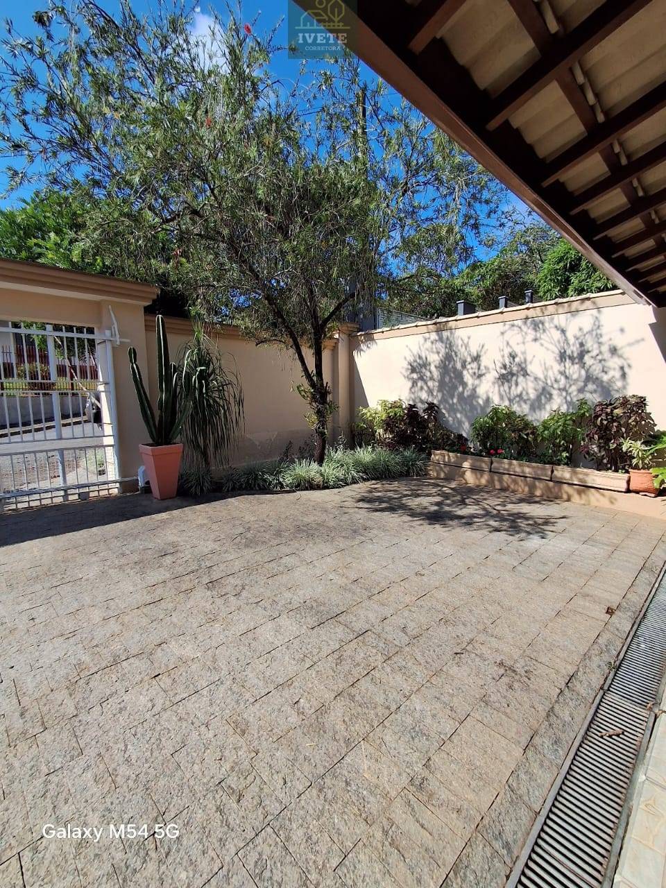 CASA MARAVILHOSA EM CONDOMINIO - Ivete San Imóveis