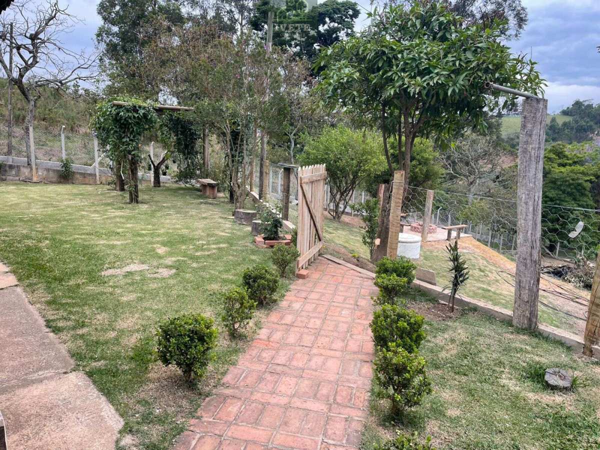 Linda Chácara à Venda em Pedra Bela/SP – Bairro Córrego Raso - Ivete San Imóveis