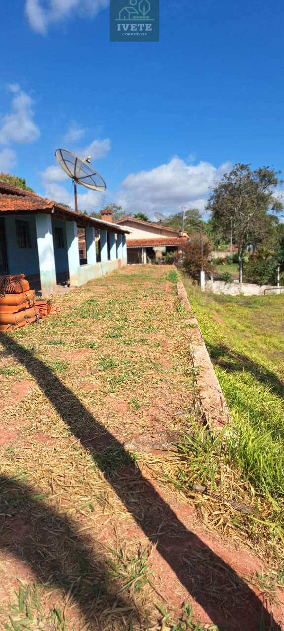 Linda chacara com campo de futebol - Ivete San Imóveis