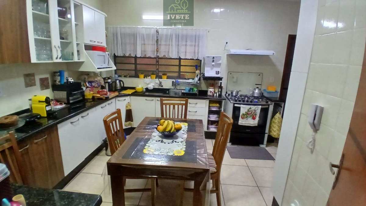 🏡 Oportunidade Incrível! Apartamento Térreo à Venda - Ivete San Imóveis