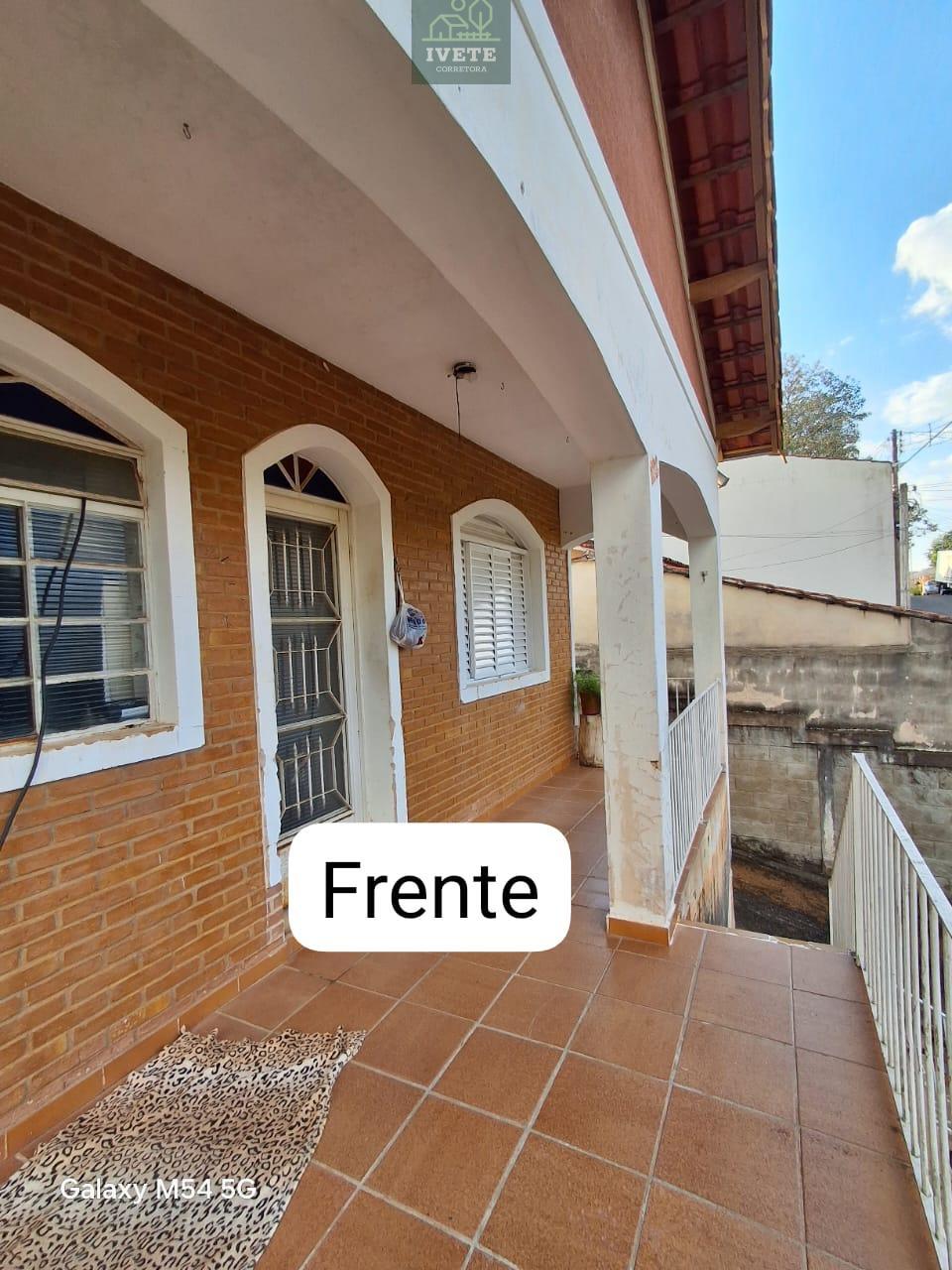 Oportunidade Única: Casa Espaçosa na Cidade de Socorro, SP - Ivete San Imóveis