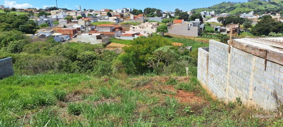 Oportunidade Única! Terreno de 250 m2 no Palma Real em Socorro - SP - Ivete San Imóveis