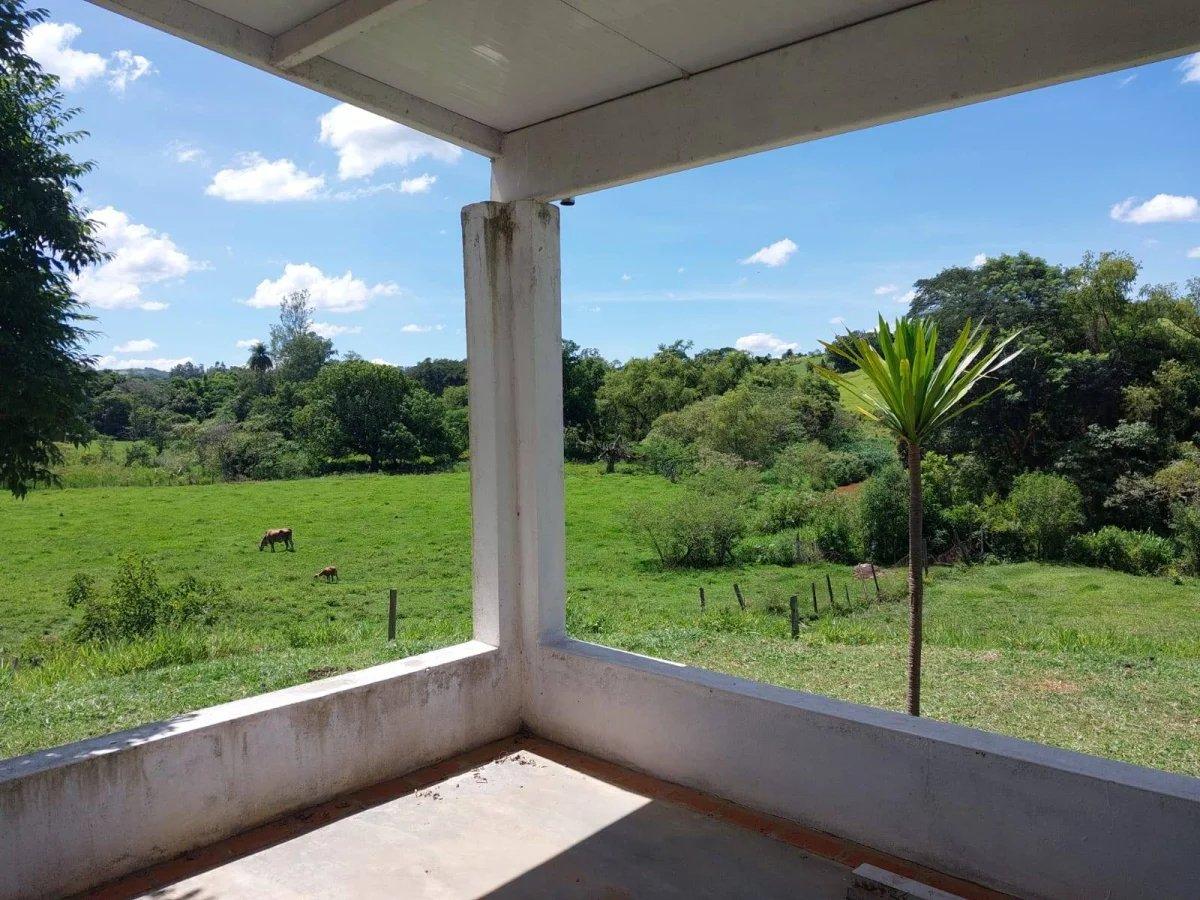 Seu Refúgio no Coração da Natureza: Uma Oportunidade Única em Sapucaí, Jacutinga - Divisa com Itapira, SP - Ivete San Imóveis