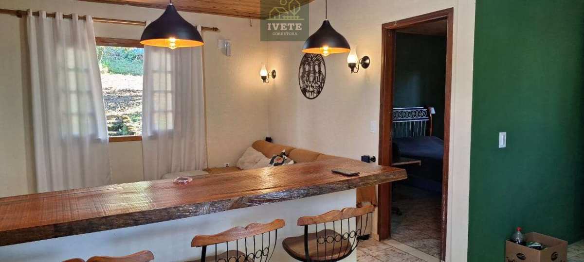 SOCORROSP LINDA CASA A VENDA LOCALIZADA NO BAIRRO DOS RUBINS - Ivete San Imóveis