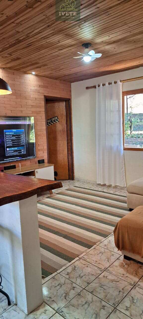 SOCORROSP LINDA CASA A VENDA LOCALIZADA NO BAIRRO DOS RUBINS - Ivete San Imóveis