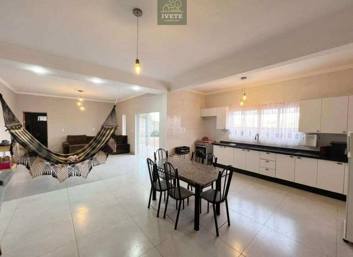 🏠VENDO AMPLA CASA COM LINDA VISTA PARA AS MONTANHAS NA CIDADE DE SOCORRO-SP!!⛰️ - Ivete San Imóveis
